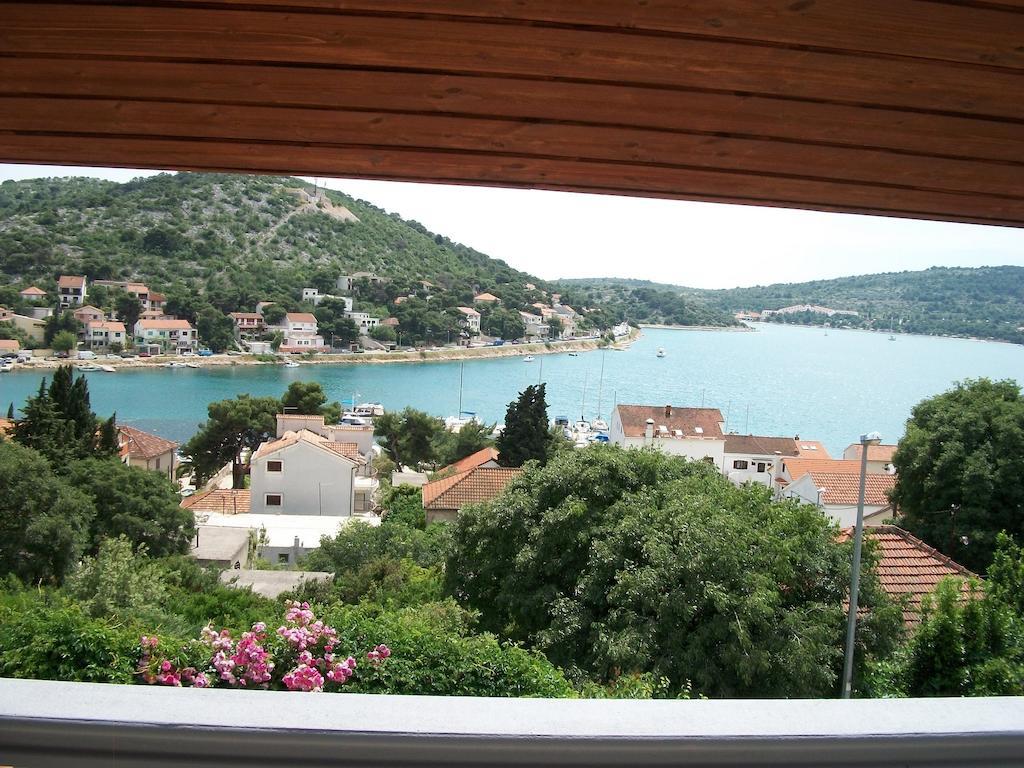 Apartments Luka Tisno Habitación foto